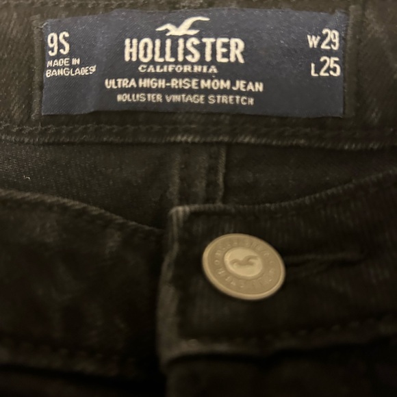 Hollister Black Ultra High-Rise Jeans - Picture 5 of 10